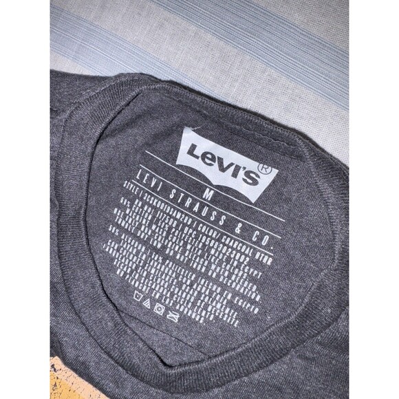 Levi's Shirt Men's M Gray Graphic Tee Crew Neck Mountain Short Sleeve Spell Out - Picture 6 of 7